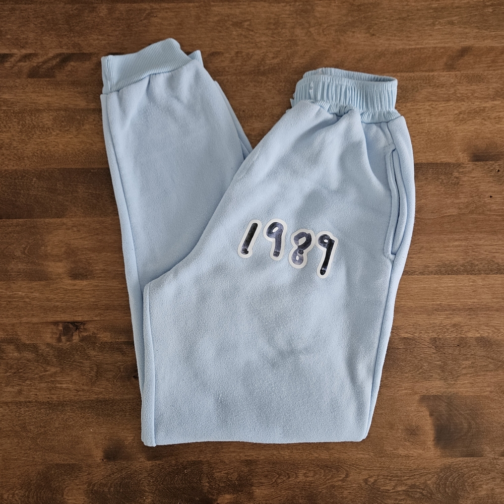 5/$25 1989 Graphic Light Blue Fleece Jogger Sweatpants Womens Small Lounge